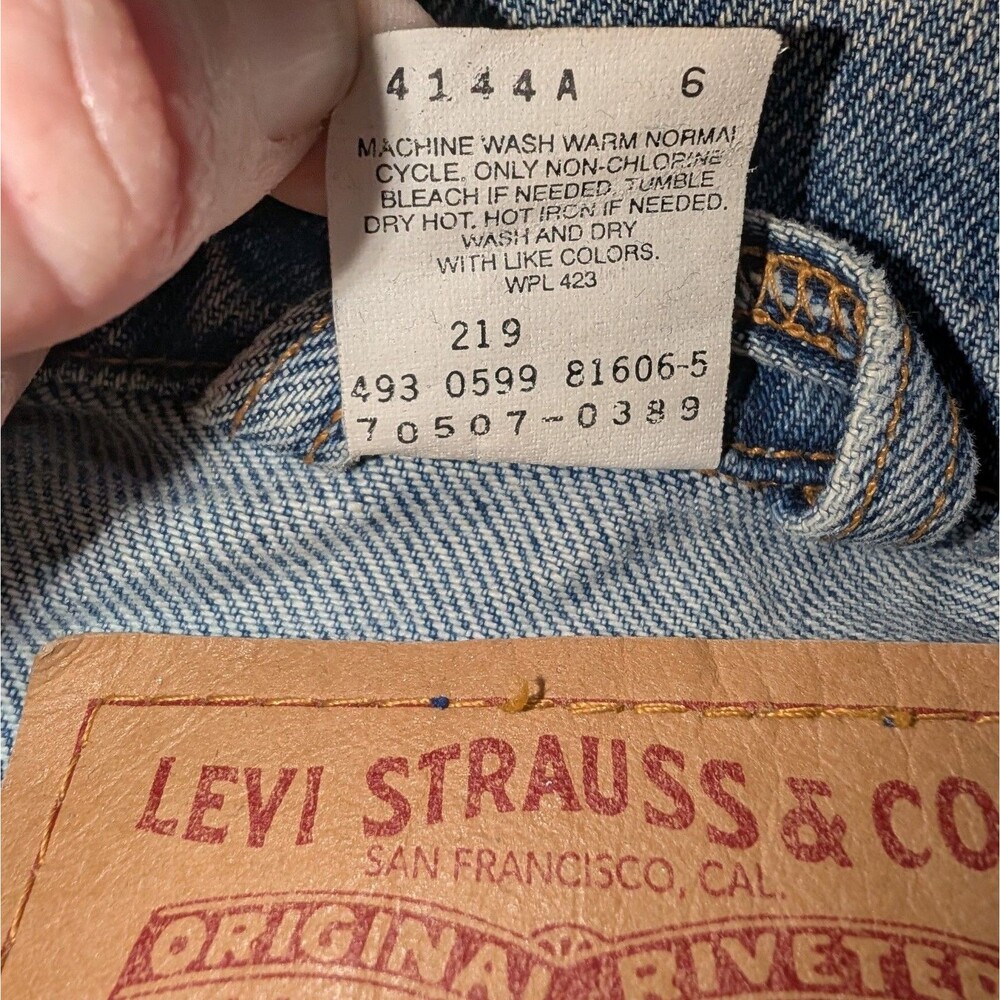Vintage Levis 70507-0389 Denim Jean Jacket   - Size Medium - Picture 9 of 12